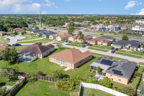 House in Kissimmee, Florida 4 bedrooms, 215.35 sq.m. № 1827079 - photo 4
