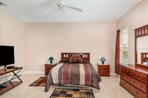 House in Kissimmee, Florida 4 bedrooms, 215.35 sq.m. № 1827079 - photo 16