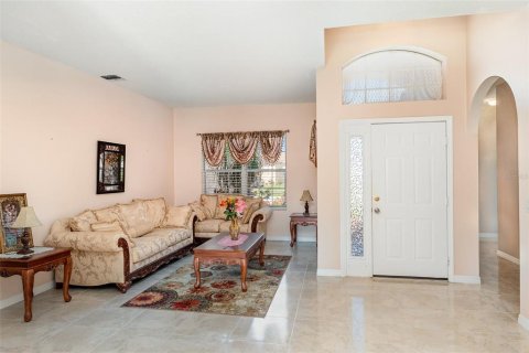 House in Kissimmee, Florida 4 bedrooms, 215.35 sq.m. № 1827079 - photo 10