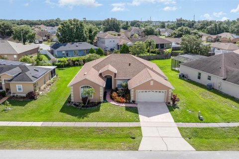 House in Kissimmee, Florida 4 bedrooms, 215.35 sq.m. № 1827079 - photo 6