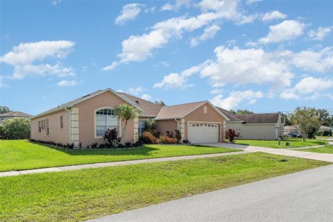 House in Kissimmee, Florida 4 bedrooms, 215.35 sq.m. № 1827079 - photo 7