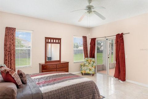 House in Kissimmee, Florida 4 bedrooms, 215.35 sq.m. № 1827079 - photo 15