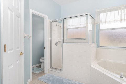 House in Kissimmee, Florida 4 bedrooms, 215.35 sq.m. № 1827079 - photo 18
