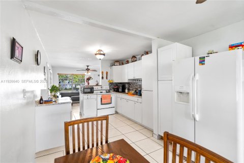 House in Miramar, Florida 2 bedrooms, 90.3 sq.m. № 1986534 - photo 8