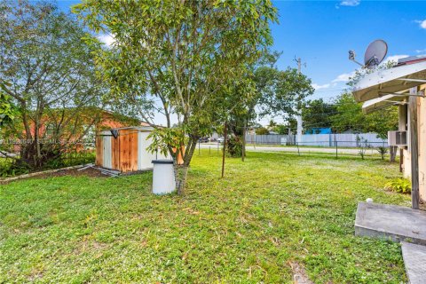 House in Miramar, Florida 2 bedrooms, 90.3 sq.m. № 1986534 - photo 20