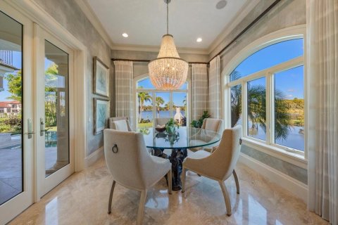 House in Palm Harbor, Florida 5 bedrooms, 638.8 sq.m. № 2430458 - photo 10