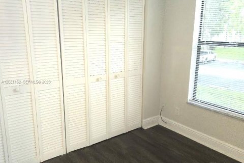 Copropriété à louer à West Palm Beach, Floride: 3 chambres, 107.4 m2 № 2356812 - photo 6