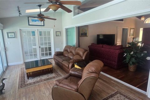 Villa ou maison à louer à Ormond Beach, Floride: 3 chambres, 201.78 m2 № 1648624 - photo 8