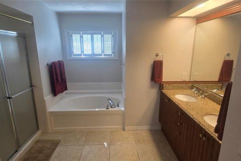 Villa ou maison à louer à Ormond Beach, Floride: 3 chambres, 201.78 m2 № 1648624 - photo 4