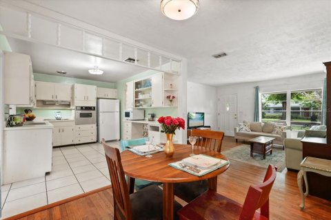 House in Orlando, Florida 3 bedrooms, 125.51 sq.m. № 1755449 - photo 6