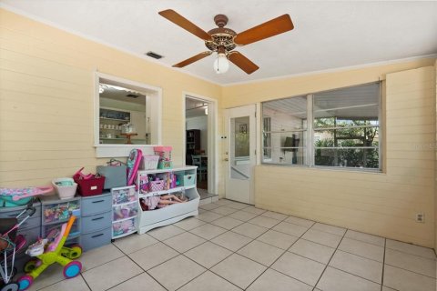 House in Orlando, Florida 3 bedrooms, 125.51 sq.m. № 1755449 - photo 11