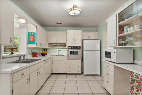 House in Orlando, Florida 3 bedrooms, 125.51 sq.m. № 1755449 - photo 7