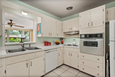 House in Orlando, Florida 3 bedrooms, 125.51 sq.m. № 1755449 - photo 9
