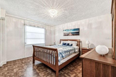 Condo in Saint Petersburg, Florida, 1 bedroom  № 1789797 - photo 18