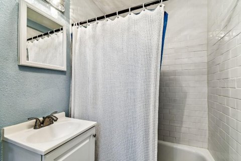 Condo in Saint Petersburg, Florida, 1 bedroom  № 1789797 - photo 23