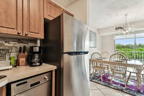 Condo in Saint Petersburg, Florida, 1 bedroom  № 1789797 - photo 8