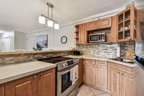 Condo in Saint Petersburg, Florida, 1 bedroom  № 1789797 - photo 6