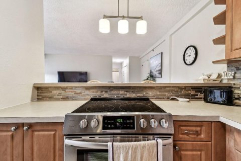 Condo in Saint Petersburg, Florida, 1 bedroom  № 1789797 - photo 9