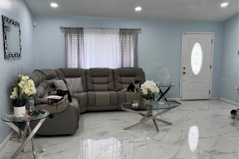 House in Spring Hill, Florida 3 bedrooms, 130.53 sq.m. № 1651044 - photo 7