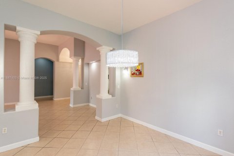 Снять в аренду виллу или дом в Мирамар, Флорида 3 спальни, 230.4м2, № 1941677 - фото 23