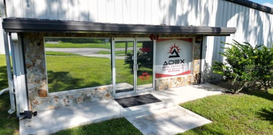 Commercial property in Dade City, Florida 464.51 sq.m. № 1858042