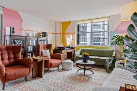 Condominio en alquiler en Miami Beach, Florida, 2 dormitorios, 120.96 m2 № 1929363 - foto 3