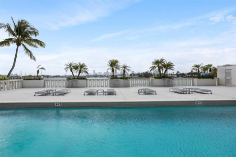 Condominio en alquiler en Miami Beach, Florida, 2 dormitorios, 120.96 m2 № 1929363 - foto 24