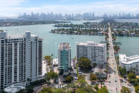 Condominio en alquiler en Miami Beach, Florida, 2 dormitorios, 120.96 m2 № 1929363 - foto 29