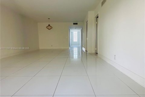Condo in Weston, Florida, 2 bedrooms  № 1699100 - photo 17