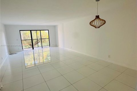 Condo in Weston, Florida, 2 bedrooms  № 1699100 - photo 10
