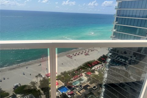 Condo in Sunny Isles Beach, Florida  № 1952615 - photo 21