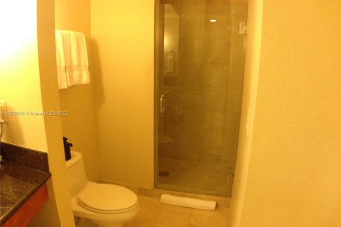 Condo in Sunny Isles Beach, Florida  № 1952615 - photo 7
