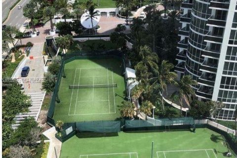 Condo in Sunny Isles Beach, Florida  № 1952615 - photo 29