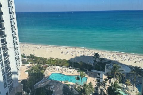 Condo in Sunny Isles Beach, Florida  № 1952615 - photo 23