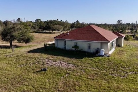 House in Punta Gorda, Florida 3 bedrooms, 188.68 sq.m. № 1543684 - photo 7