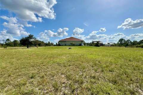 House in Punta Gorda, Florida 3 bedrooms, 188.68 sq.m. № 1543684 - photo 22
