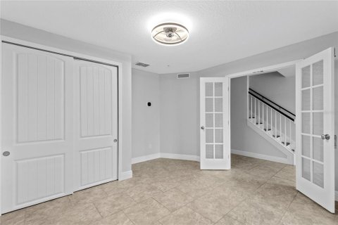 Townhouse in Orlando, Florida 4 bedrooms, 208.29 sq.m. № 2396287 - photo 3