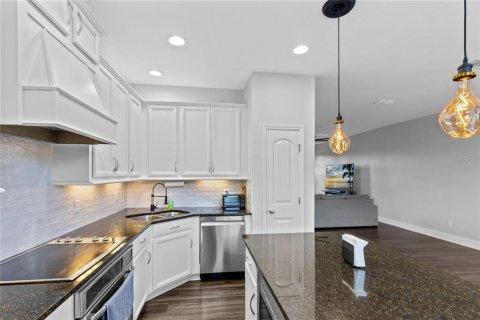 Townhouse in Orlando, Florida 4 bedrooms, 208.29 sq.m. № 2396287 - photo 13
