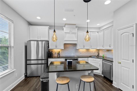 Townhouse in Orlando, Florida 4 bedrooms, 208.29 sq.m. № 2396287 - photo 12