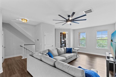 Townhouse in Orlando, Florida 4 bedrooms, 208.29 sq.m. № 2396287 - photo 6