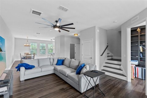 Townhouse in Orlando, Florida 4 bedrooms, 208.29 sq.m. № 2396287 - photo 8