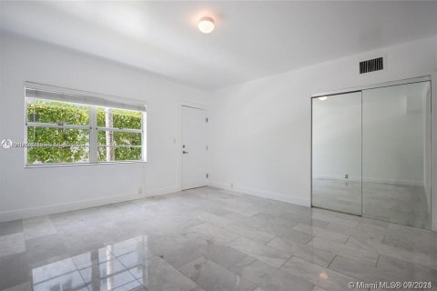 Condo in Miami Beach, Florida № 2076274 - photo 3