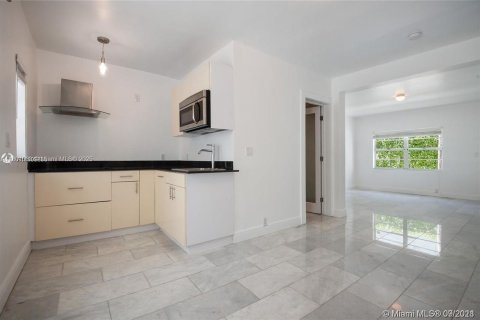 Condo in Miami Beach, Florida № 2076274 - photo 4