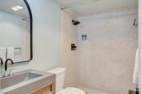 Condo in Sarasota, Florida, 2 bedrooms  № 2373222 - photo 30