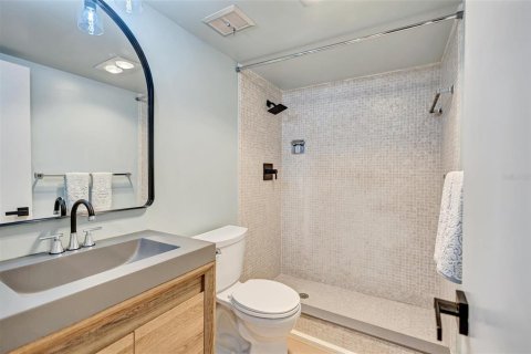 Condo in Sarasota, Florida, 2 bedrooms  № 2373222 - photo 28