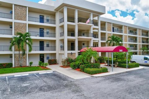 Condo in Sarasota, Florida, 2 bedrooms  № 2373222 - photo 3
