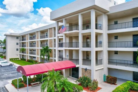 Condo in Sarasota, Florida, 2 bedrooms  № 2373222 - photo 5