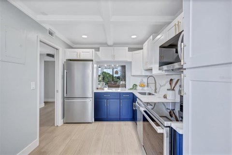 Condo in Sarasota, Florida, 2 bedrooms  № 2373222 - photo 19