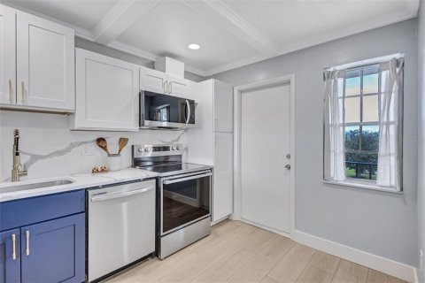 Condo in Sarasota, Florida, 2 bedrooms  № 2373222 - photo 21