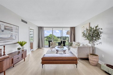 Condo in Sarasota, Florida, 2 bedrooms  № 2373222 - photo 12